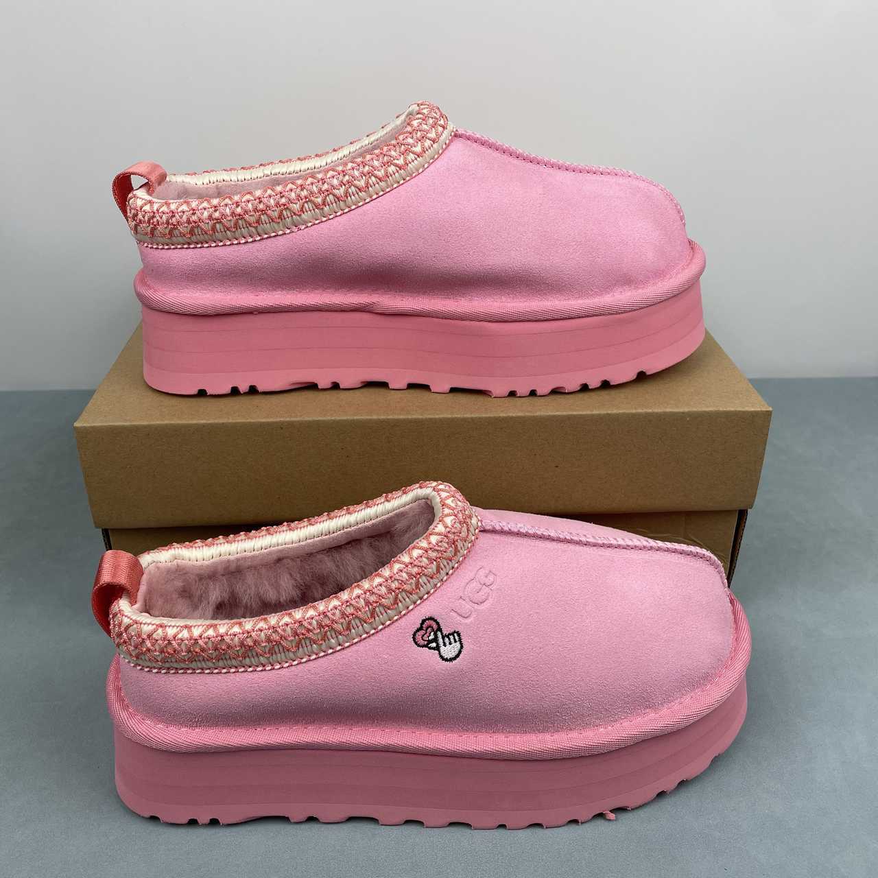 Astariva x Uggs Limeted edition