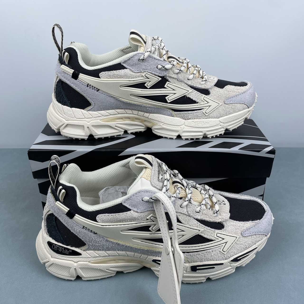 Astariva x off-white sneaker